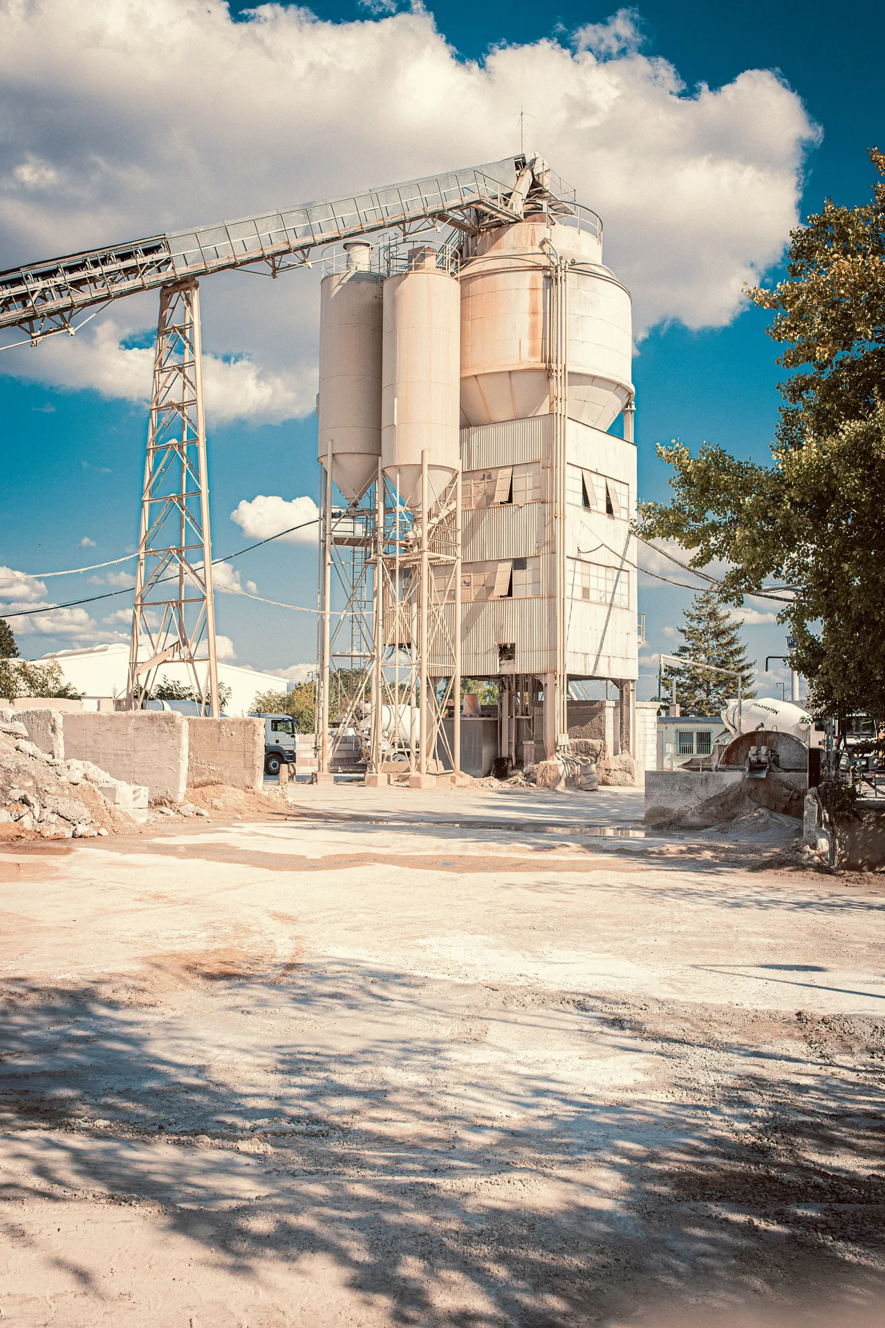 ready-mix batching plant silos serving Las Vegas