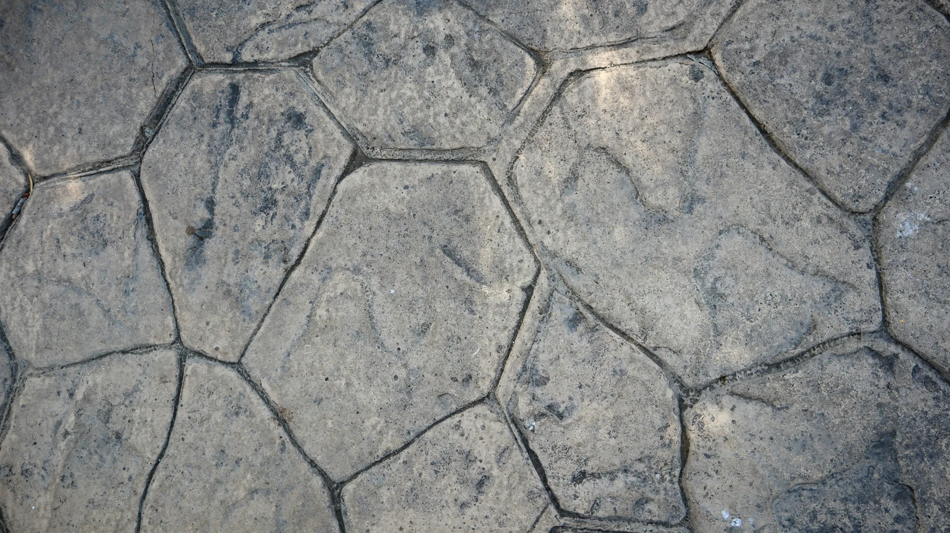 stamped concrete driveway in a fieldstone pattern in Las Vegas